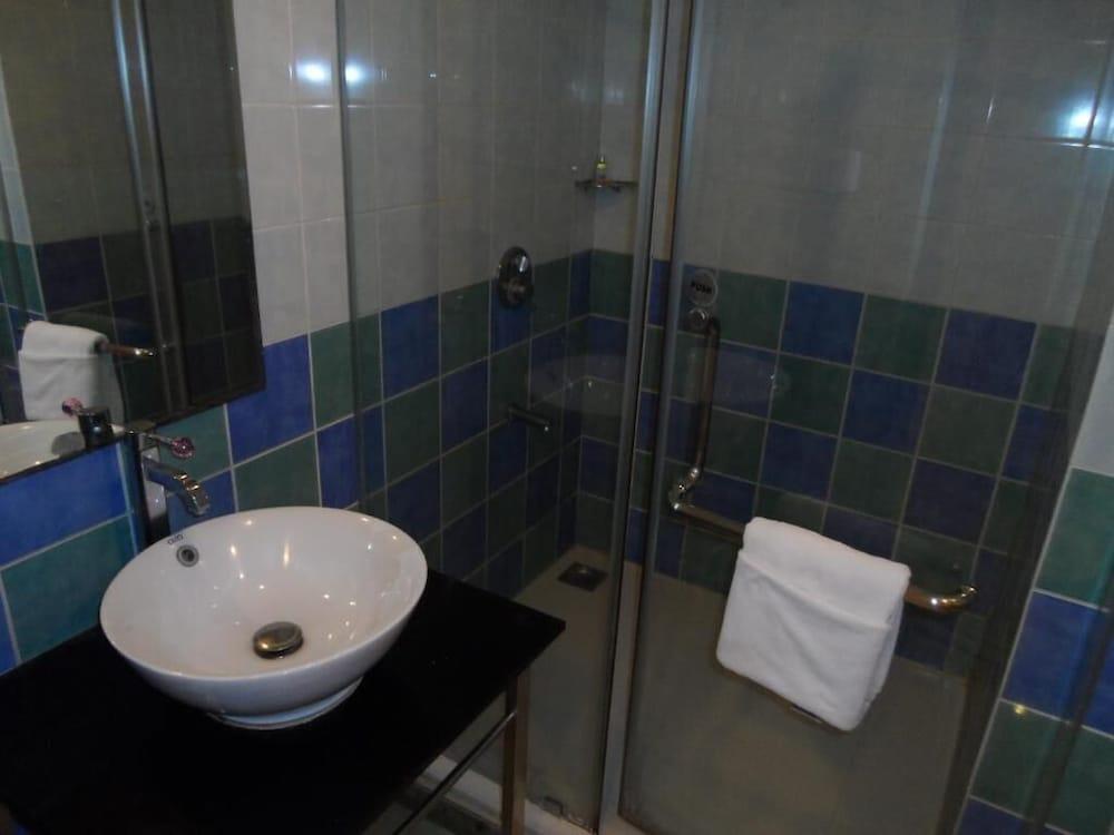 Aditya Hometel Hyderabad Bagian luar foto