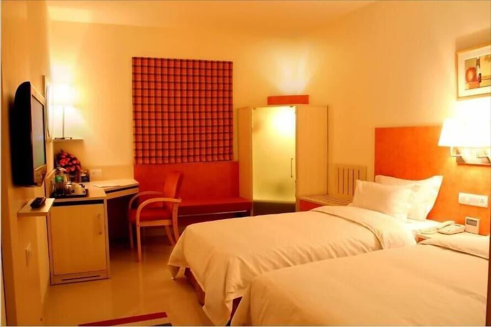 Aditya Hometel Hyderabad Bagian luar foto