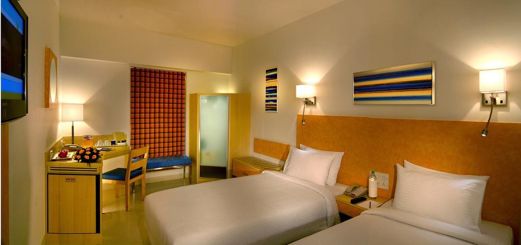 Aditya Hometel Hyderabad Bagian luar foto